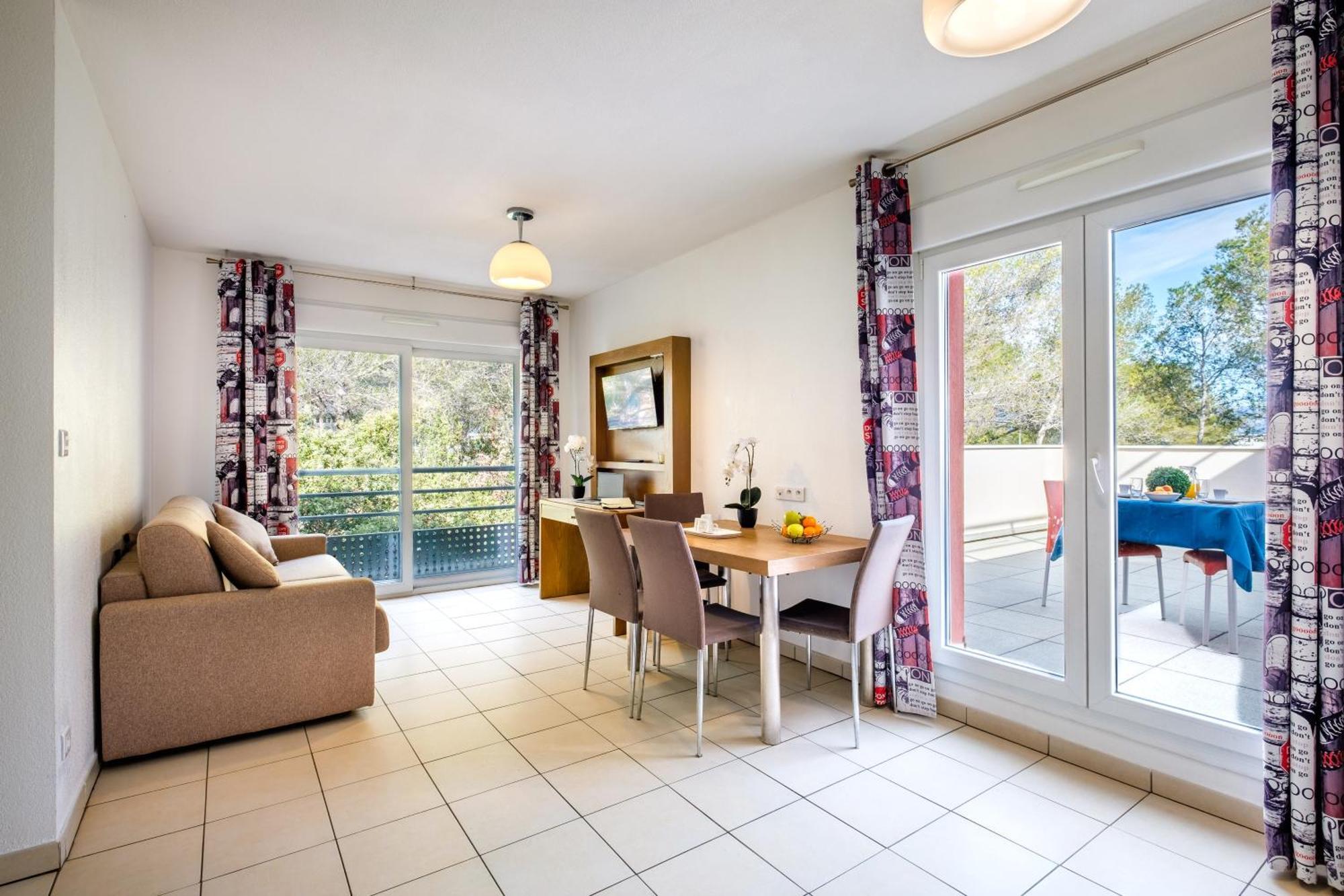 Hotel Zenitude Hôtel-résidences Le Maestria 3*
